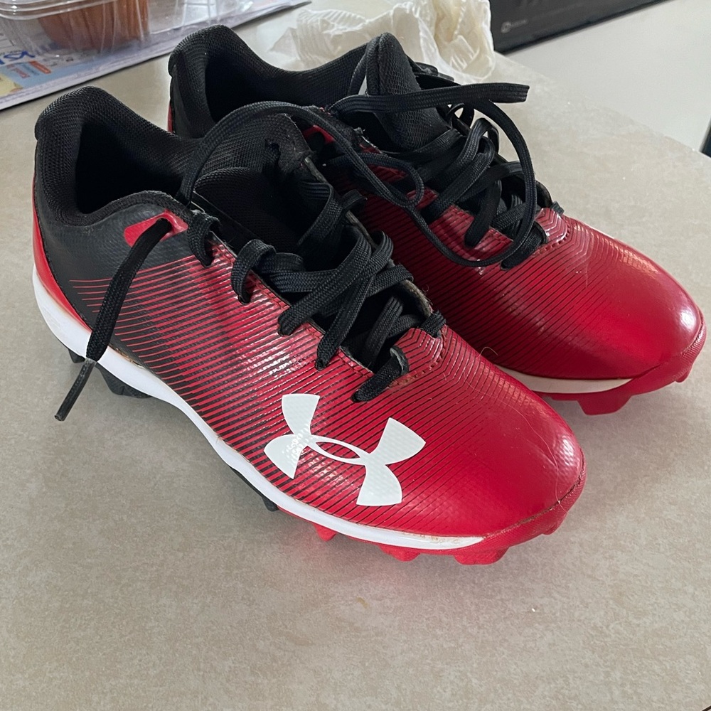 Under armour baseball cleats size 2